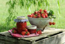 strawberries in bowl